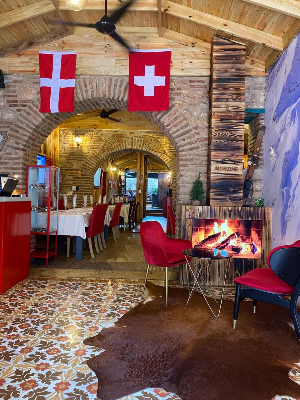 Restaurante Completo El Refugio Alpino