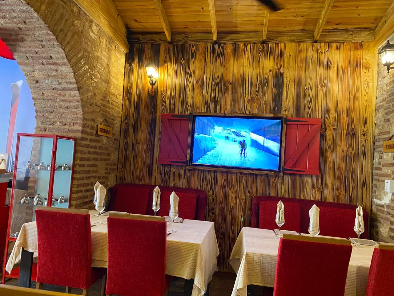Sala Interior El Refugio Alpino