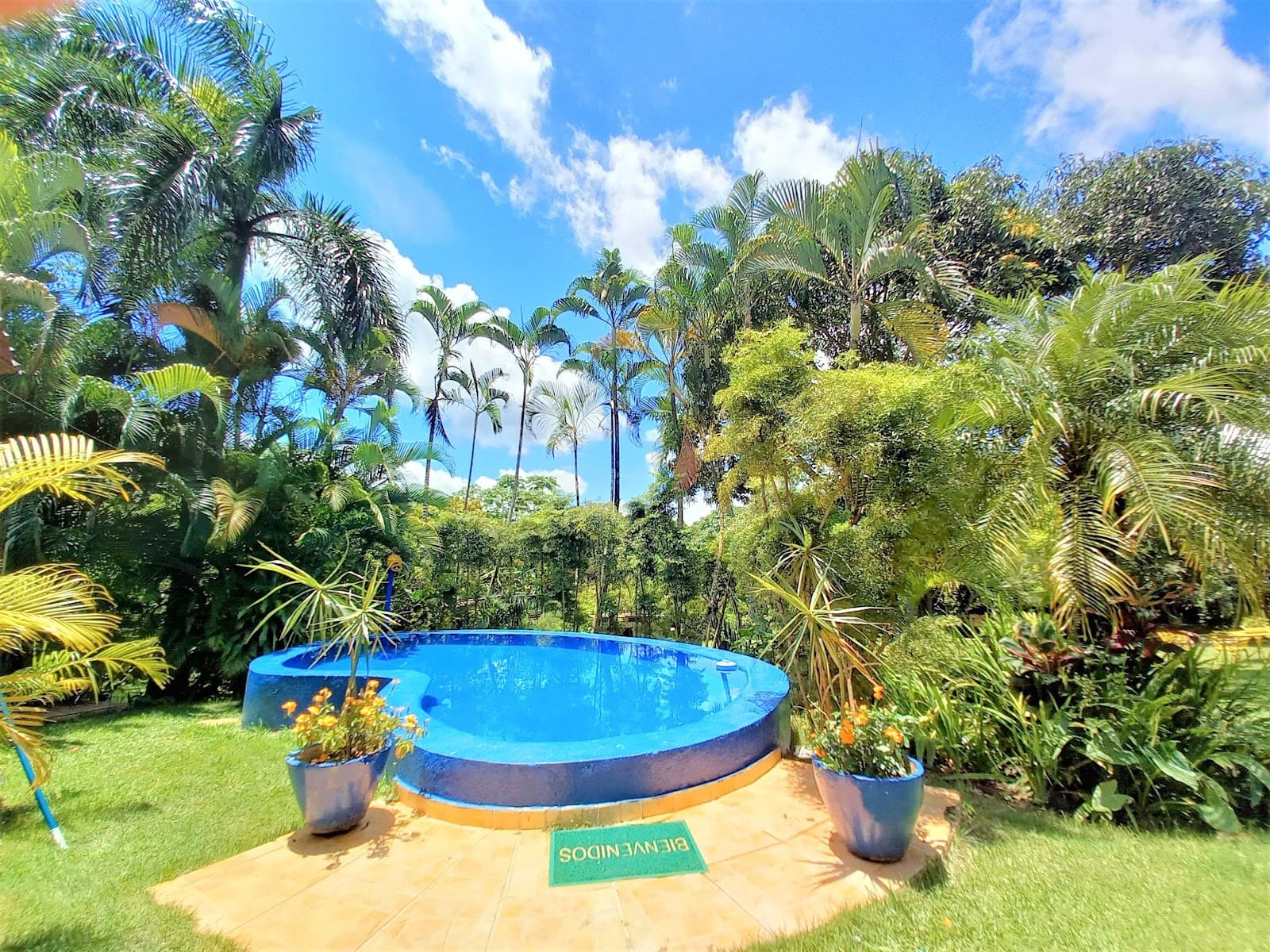 Rancho La Herradura — Pasadía con piscina y río en Pedro Brand