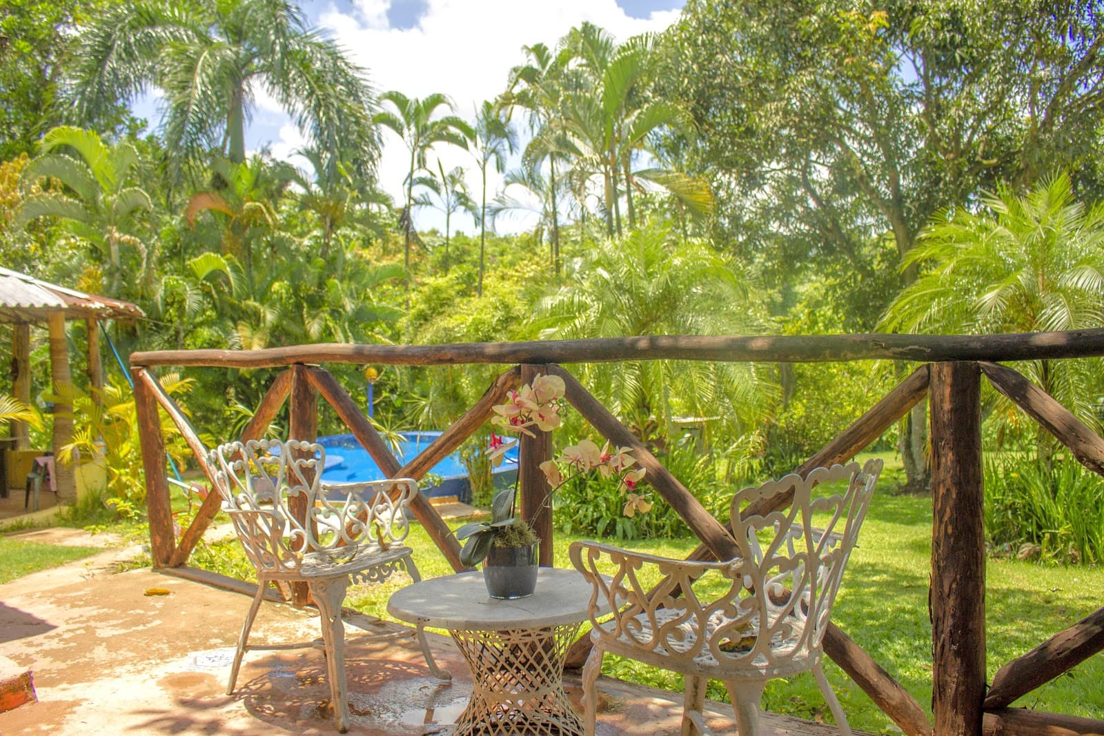 Rancho La Herradura — Pasadía con piscina y río en Pedro Brand