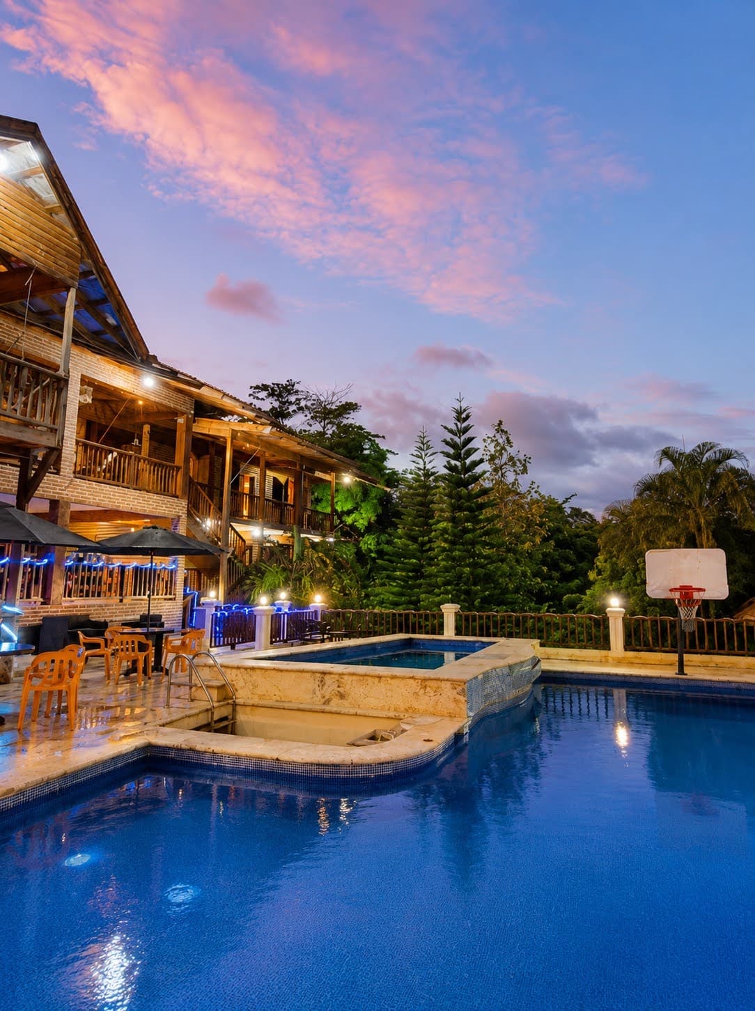 Villa Doña Macha — Pasadía con piscina y jacuzzi en Pedro Brand