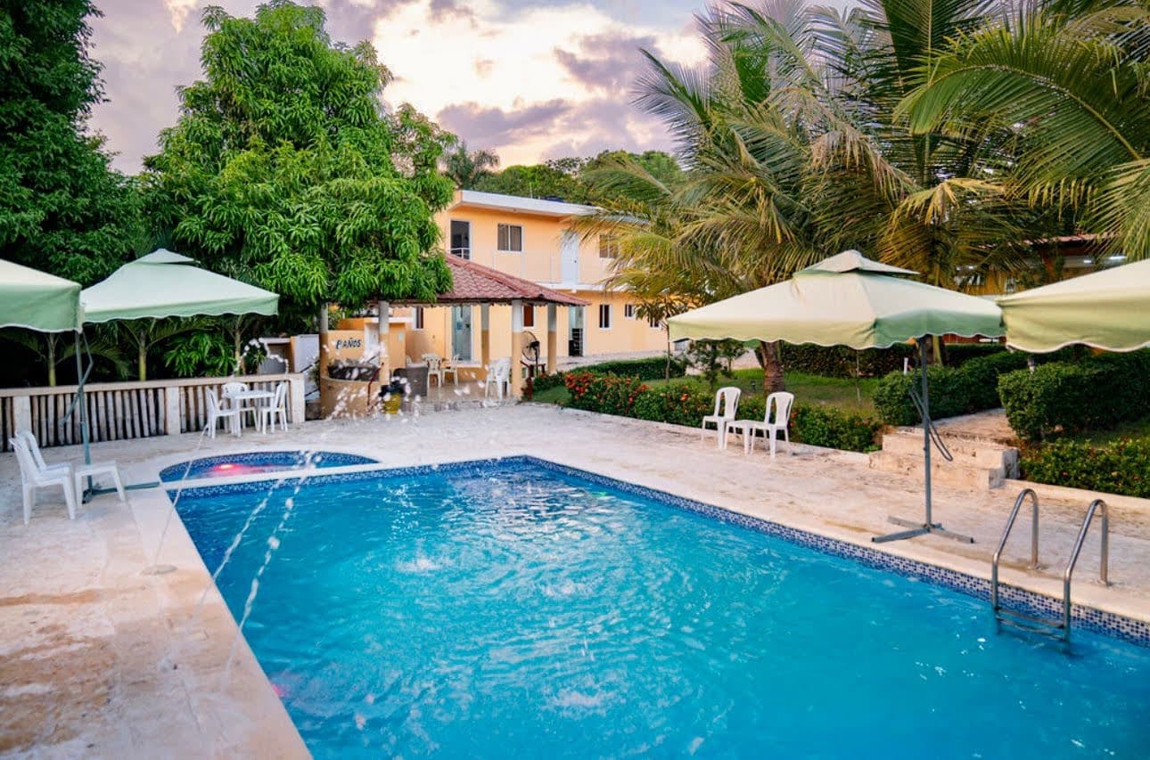 Villa Medina — Pasadía con piscina en San Cristóbal