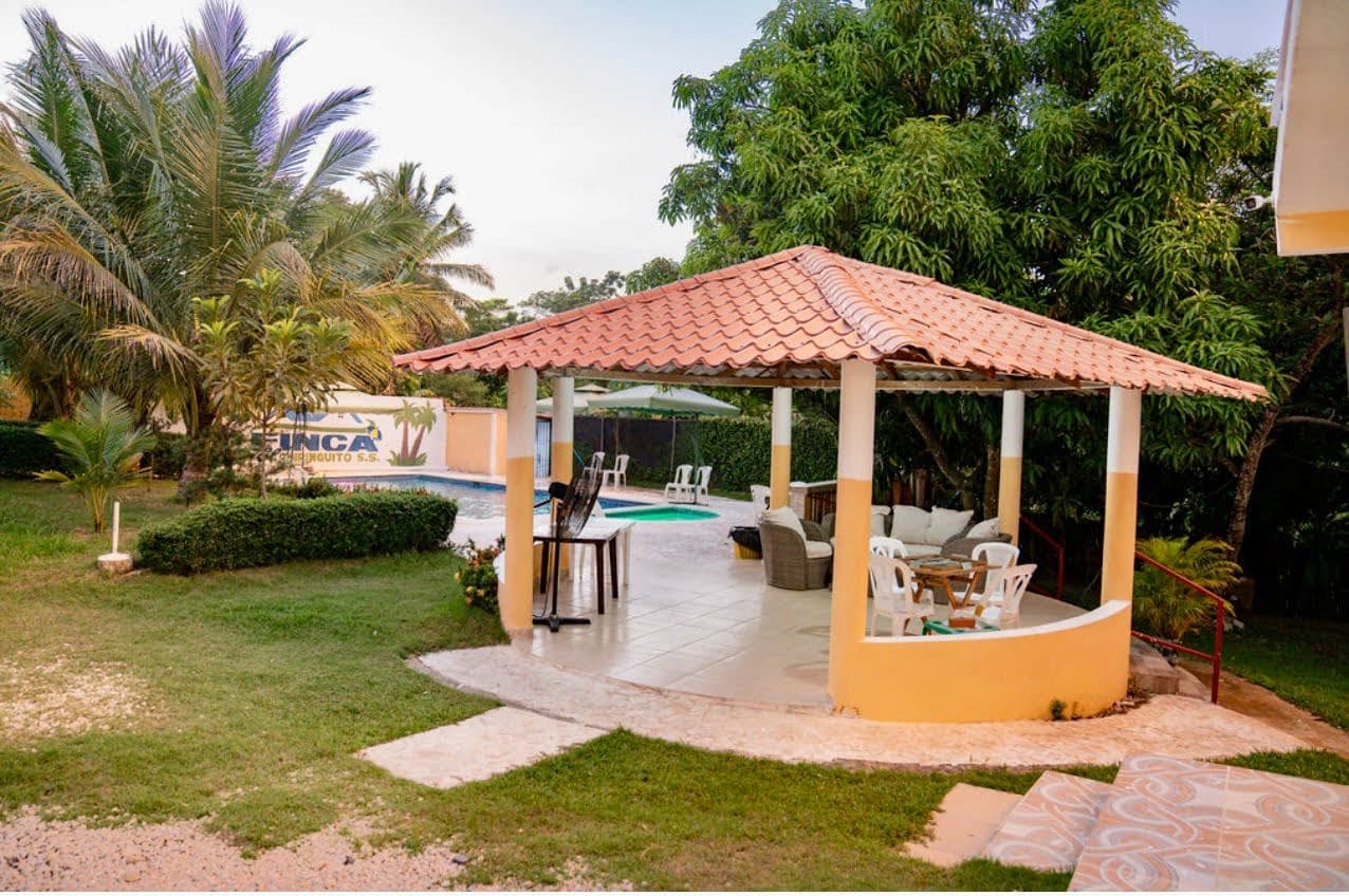 Villa Medina — Pasadía con piscina en San Cristóbal